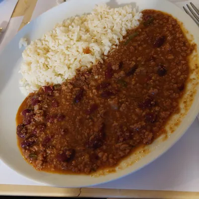 Чили кон карне с рисом