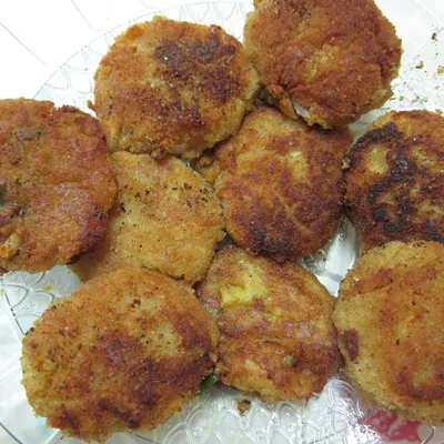 Рыбные котлеты с гречкой